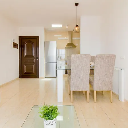 Sara Iii Apartment *