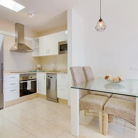 Sara Iii Apartment *